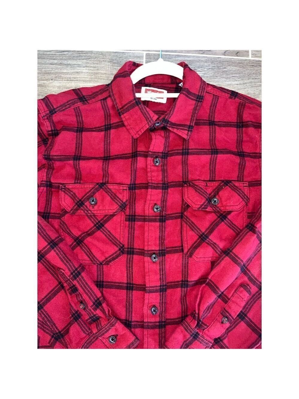 Red Plaid! Wrangler red plaid shirt sz med long sleeve - Picture 2 of 16